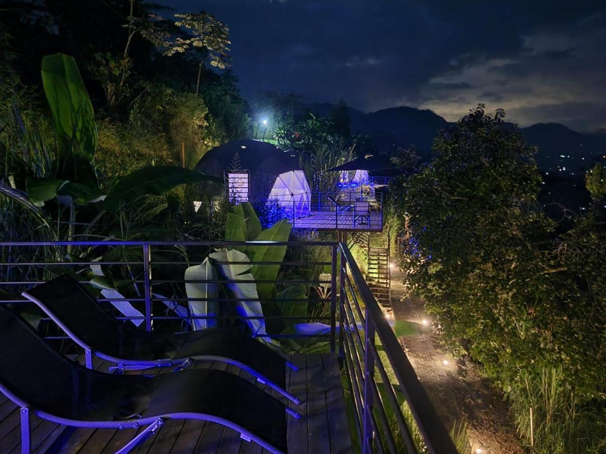Hotel Solaris Glamping Exclusive à Tena Extérieur photo
