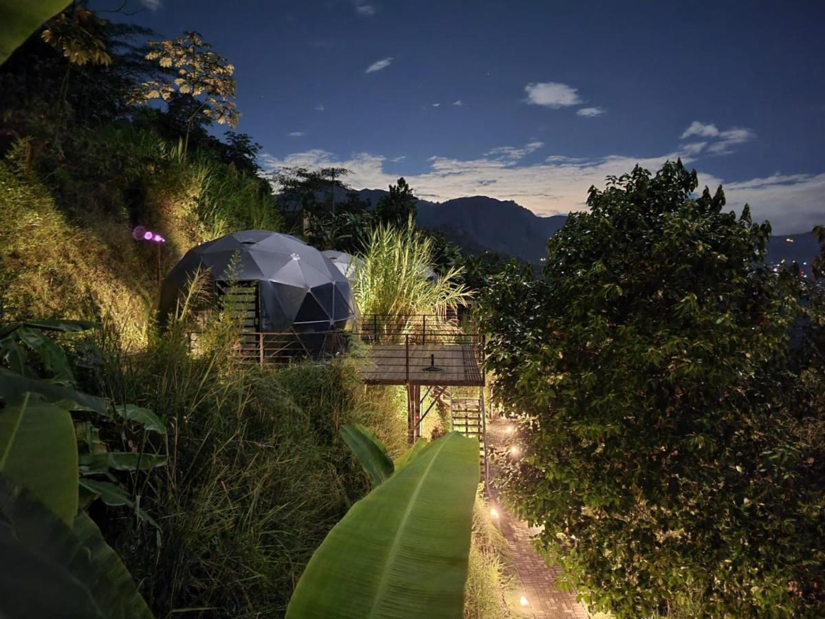 Hotel Solaris Glamping Exclusive à Tena Extérieur photo